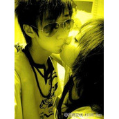 情侣接吻图片-亲爱的我只想吻你