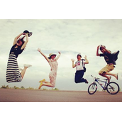 很直白的情侣qq人性签名一男一女 我们一起十指相扣到永远