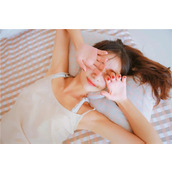 国产精品亚洲lv粉色：众多宅男宅女们都必备的手机看片软件