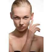 用PS将人像照片处理成炫酷的科幻机器人图像教程