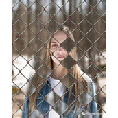 ps大神教你铁网中分离人像和背景的教程