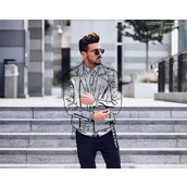 Photoshop把男模照片中的衣服转成创意线稿效果