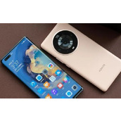 荣耀100pro是曲面屏吗