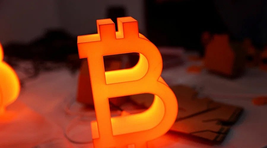 今日比特币新闻：中东局势紧张，BTC跌破6.9万美元