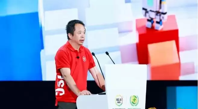 周鸿祎一小时密集输出：AI落地最大的误区是把先进发动机装在马车上