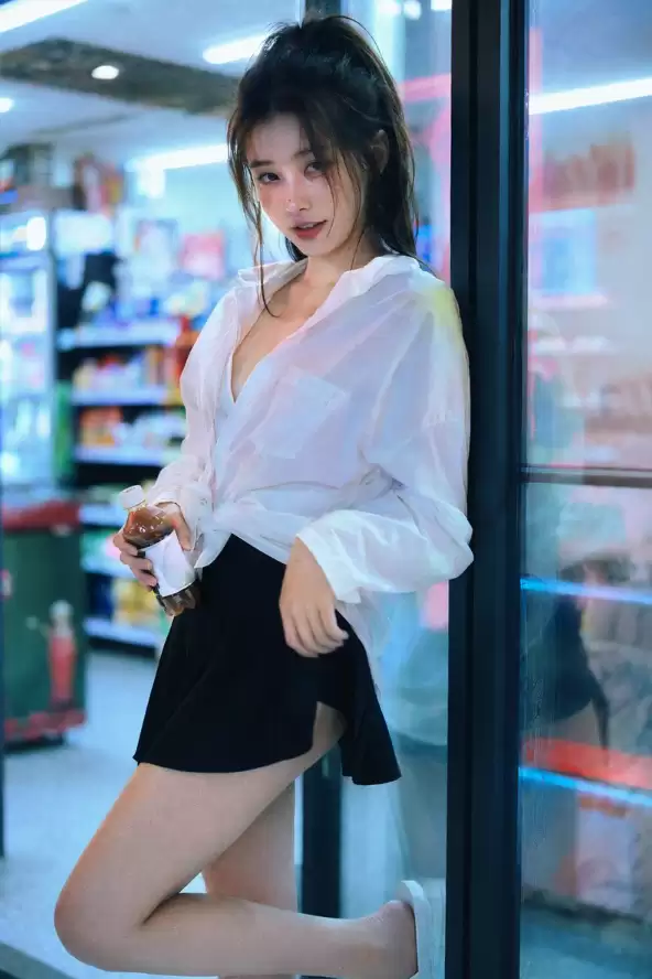 便利店电影感人像