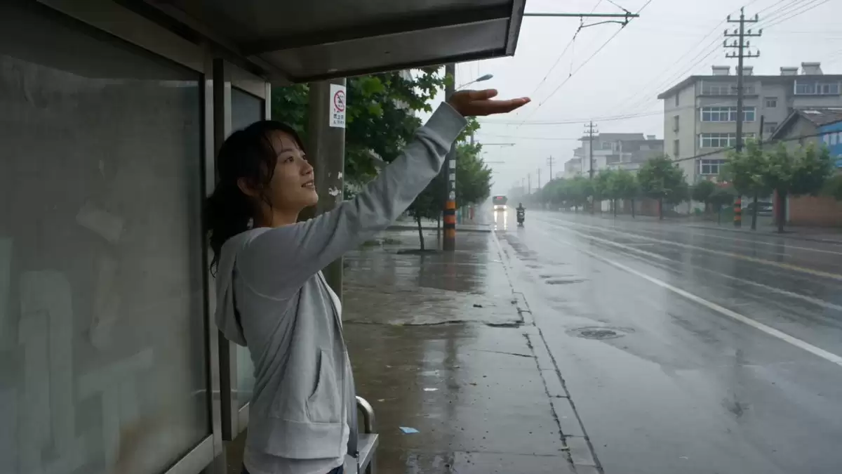 雨中的公交站记忆