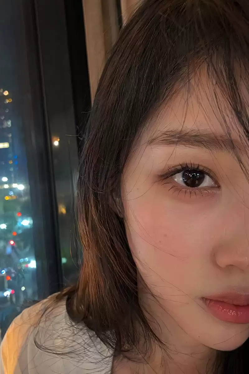 真实质感智能手机自拍特写