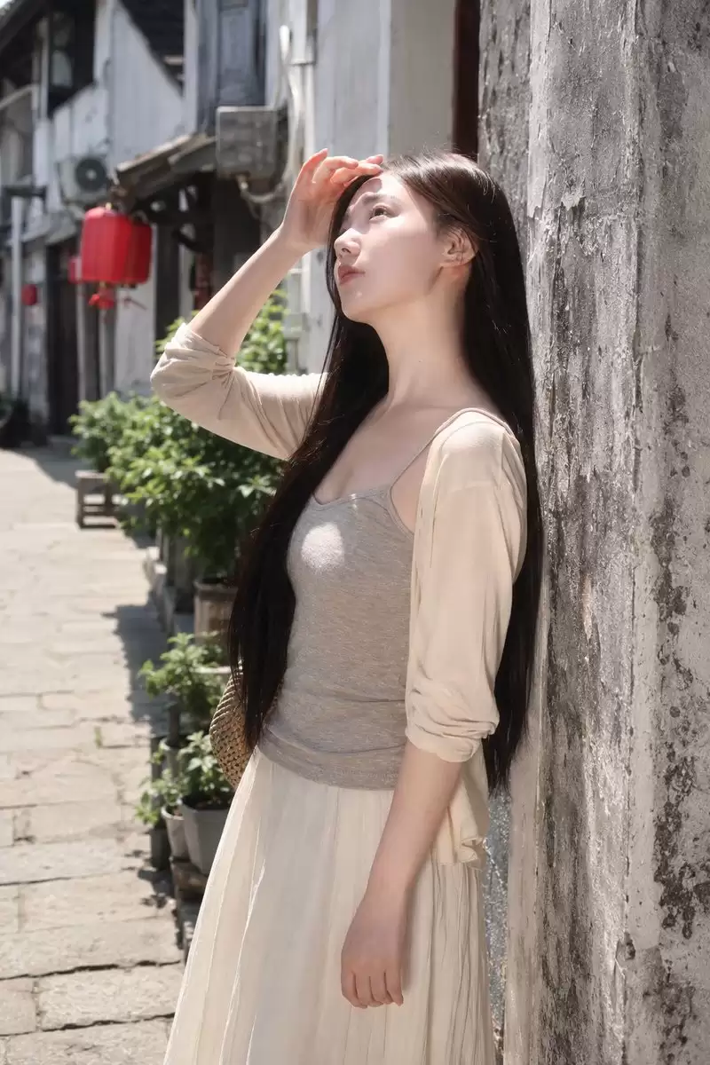 阳光巷弄潮流人像