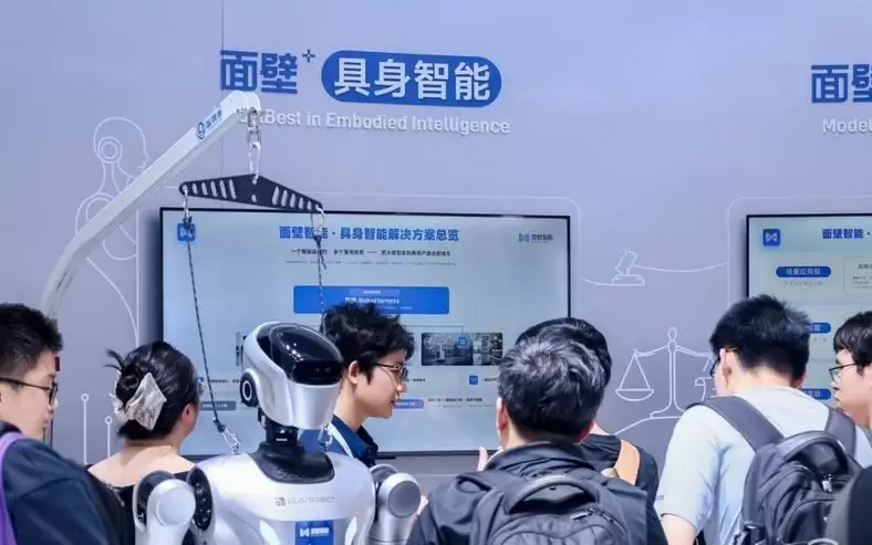 手机:座舱:具身: 中国最大端侧独角兽低调交出高分卷
