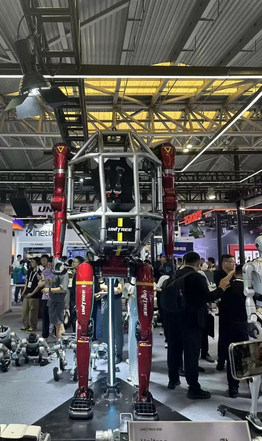 2026 WAIC收官：满场AI新物种背后暗藏物理 AI 终局线索