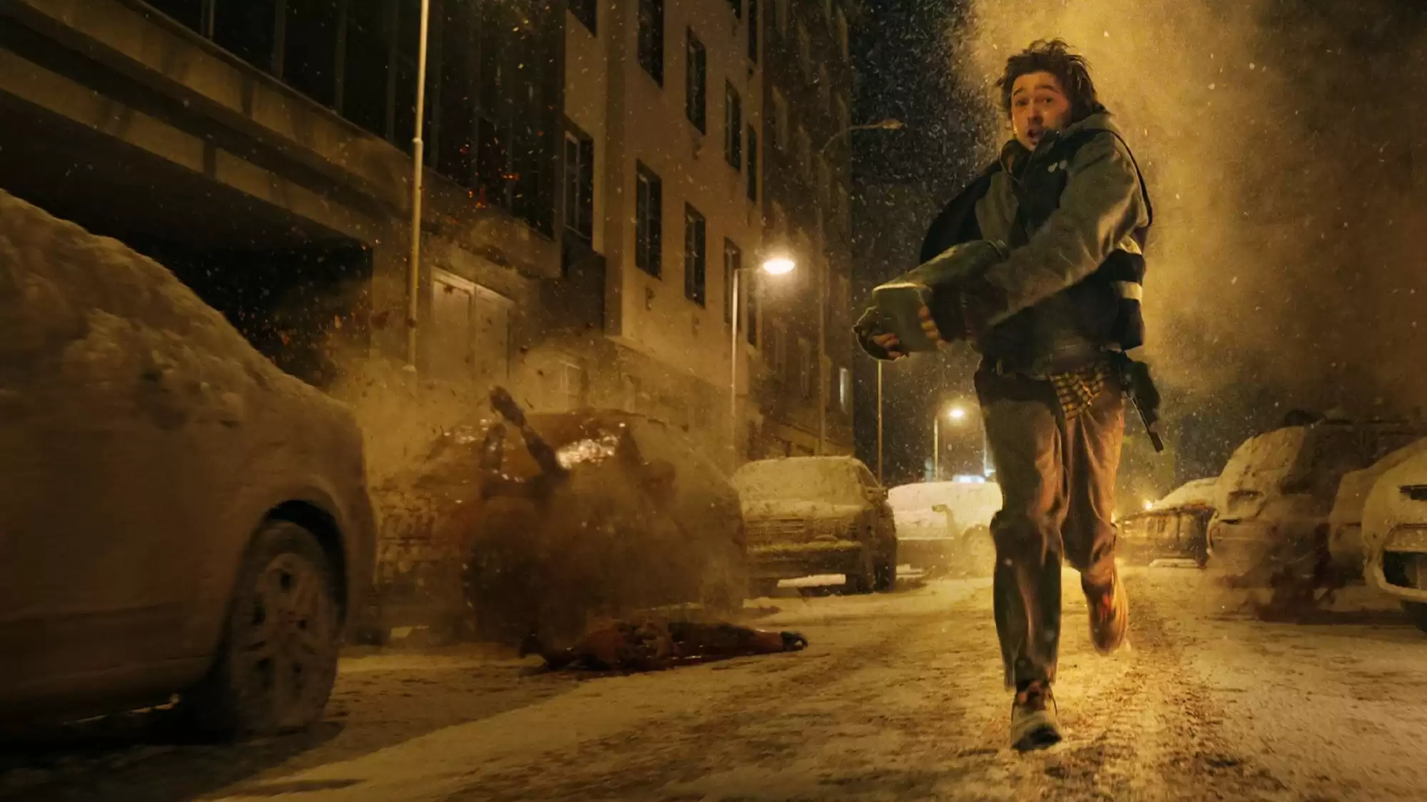 生化危机4：重制版导演 Zach Cregger 透露：主演 Austin Abrams 在拍摄预告片中的丧尸戏份时险些丧命