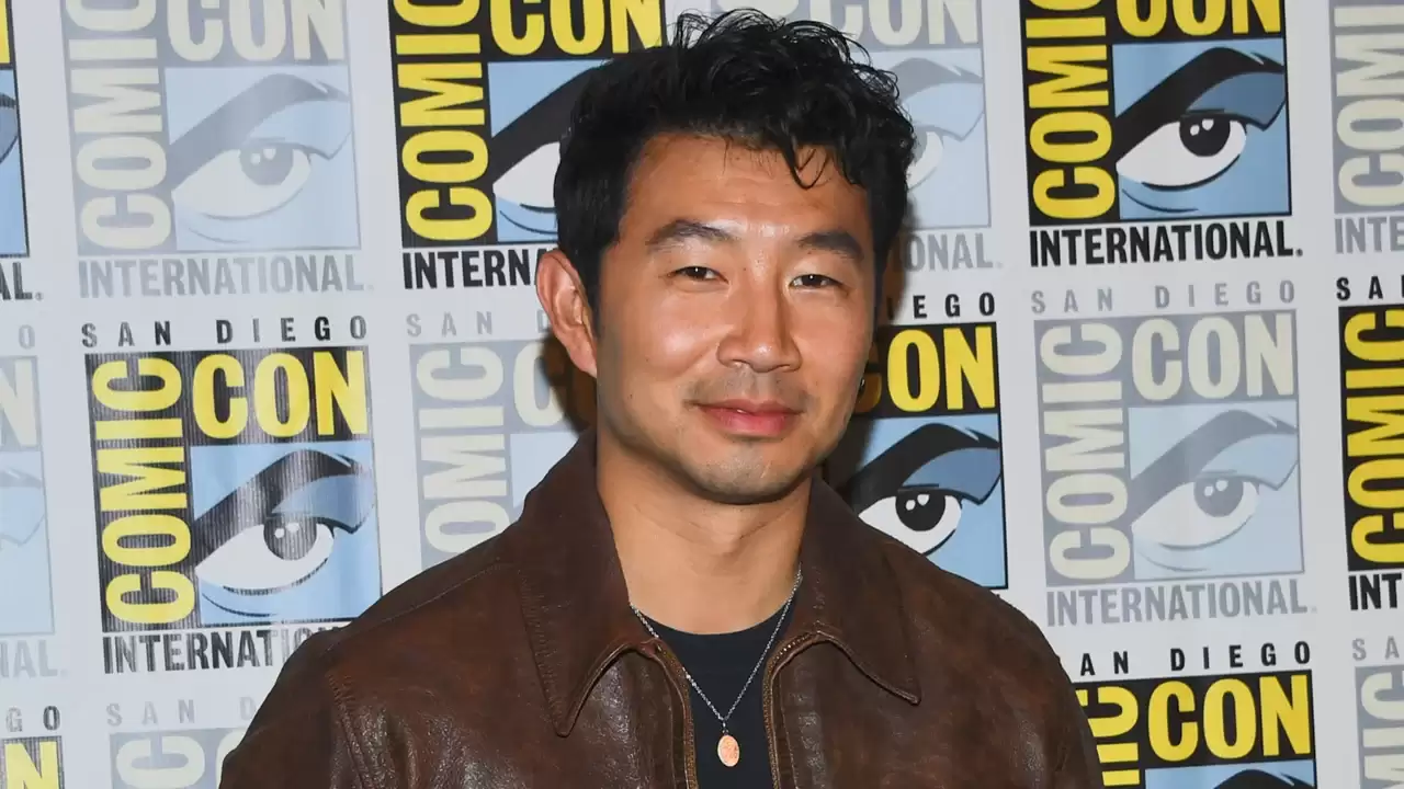 《Shang-Chi》主演刘思慕称，为推动续集愿意“爬过一英里的碎玻璃”