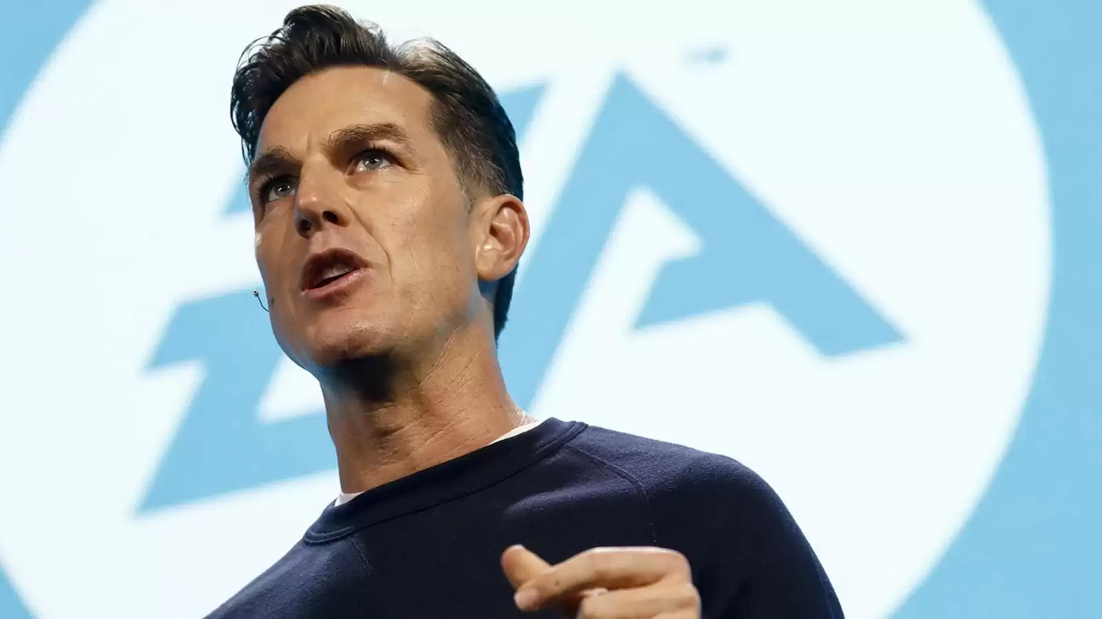 战地风云6 创纪录的成功助力 EA CEO 揽入 3800 万美元高薪，但被裁开发者已无缘同庆
