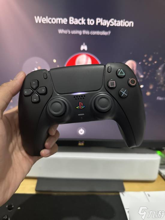 经典复刻！大神玩家改装PS5手柄 网友：多少钱我要了