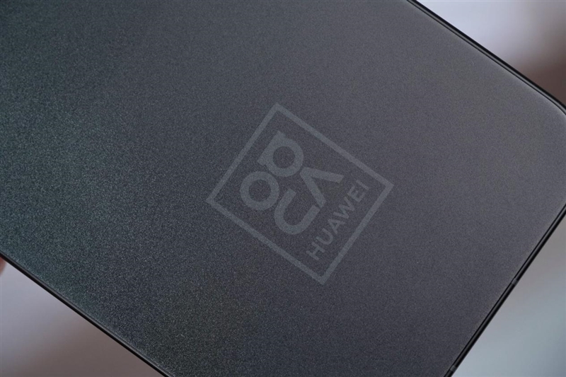 前后双红枫上阵 华为nova 15 Ultra全面评测：年轻人的影像轻旗舰！