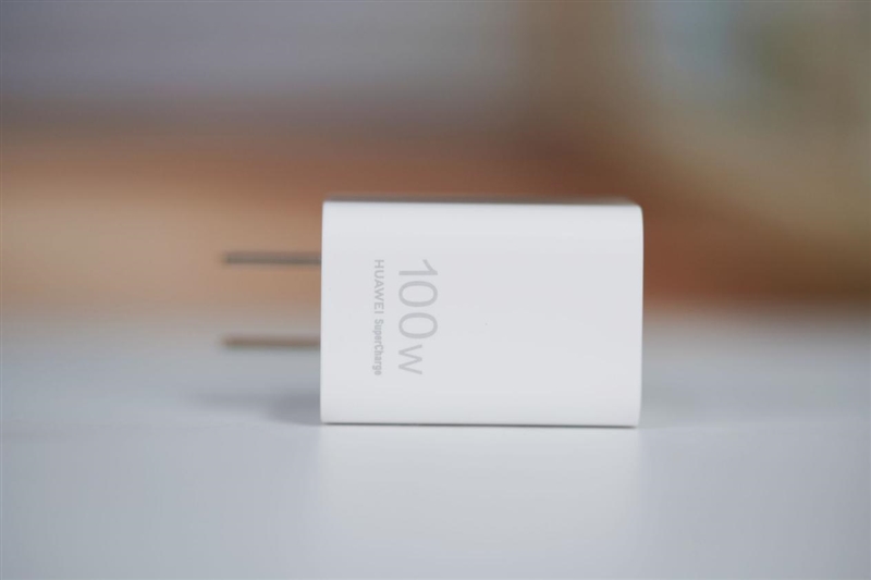 前后双红枫上阵 华为nova 15 Ultra全面评测：年轻人的影像轻旗舰！