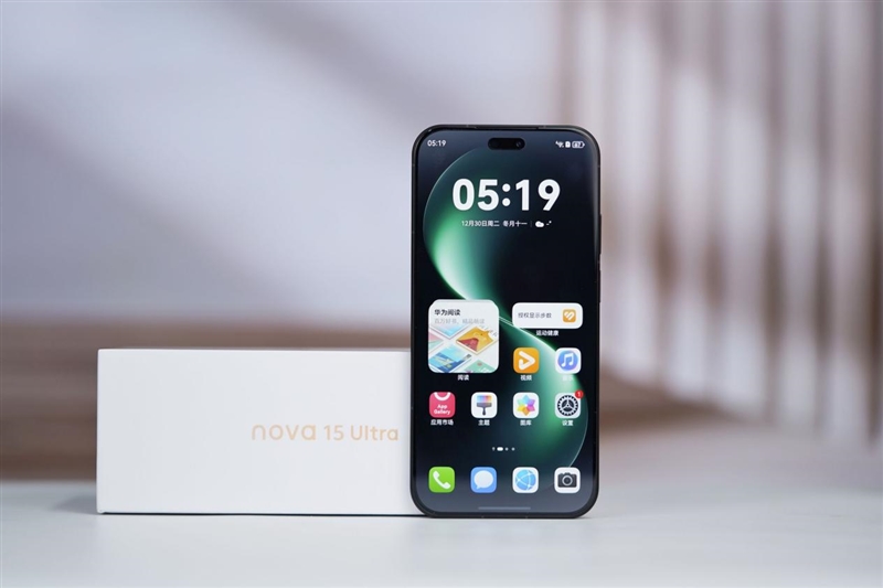 前后双红枫上阵 华为nova 15 Ultra全面评测：年轻人的影像轻旗舰！