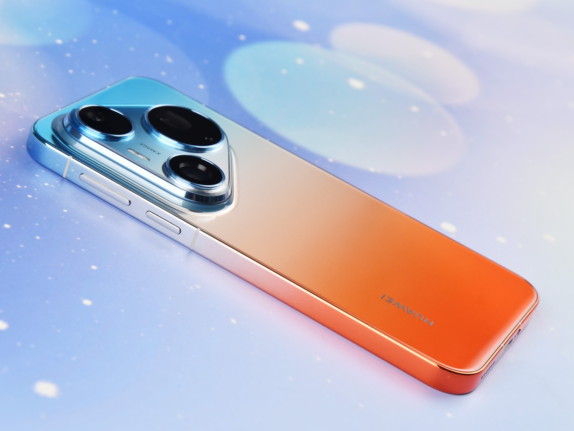 华为Pura 90系列上手评测 渐变美学一眼种草