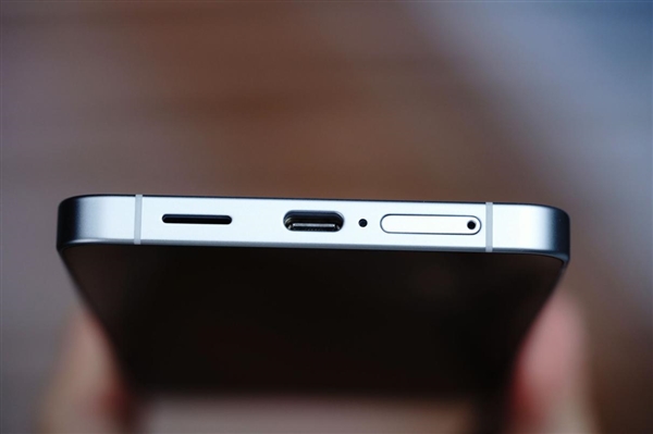 第五代骁龙8至尊版加持！三星Galaxy S26+手机体验评测：轻薄与性能兼得