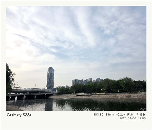 第五代骁龙8至尊版加持！三星Galaxy S26+手机体验评测：轻薄与性能兼得