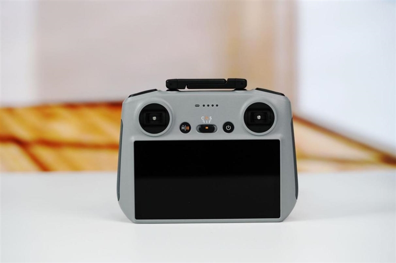 大疆 Lito X1航拍无人机评测：年轻人的第一台航拍机 这次真的敢飞了