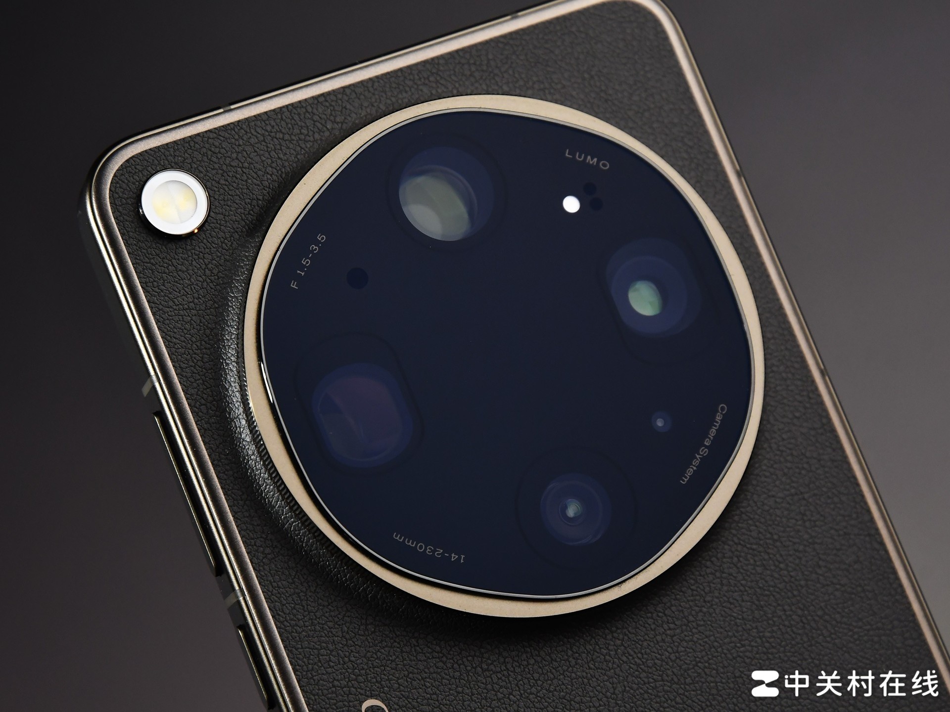 光学至上的口袋哈苏？5分钟看懂OPPO Find X9 Ultra值不值