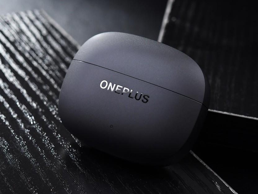 一加 Ace 6 至尊版全面评测：送给FPS玩家的一份梦想礼物