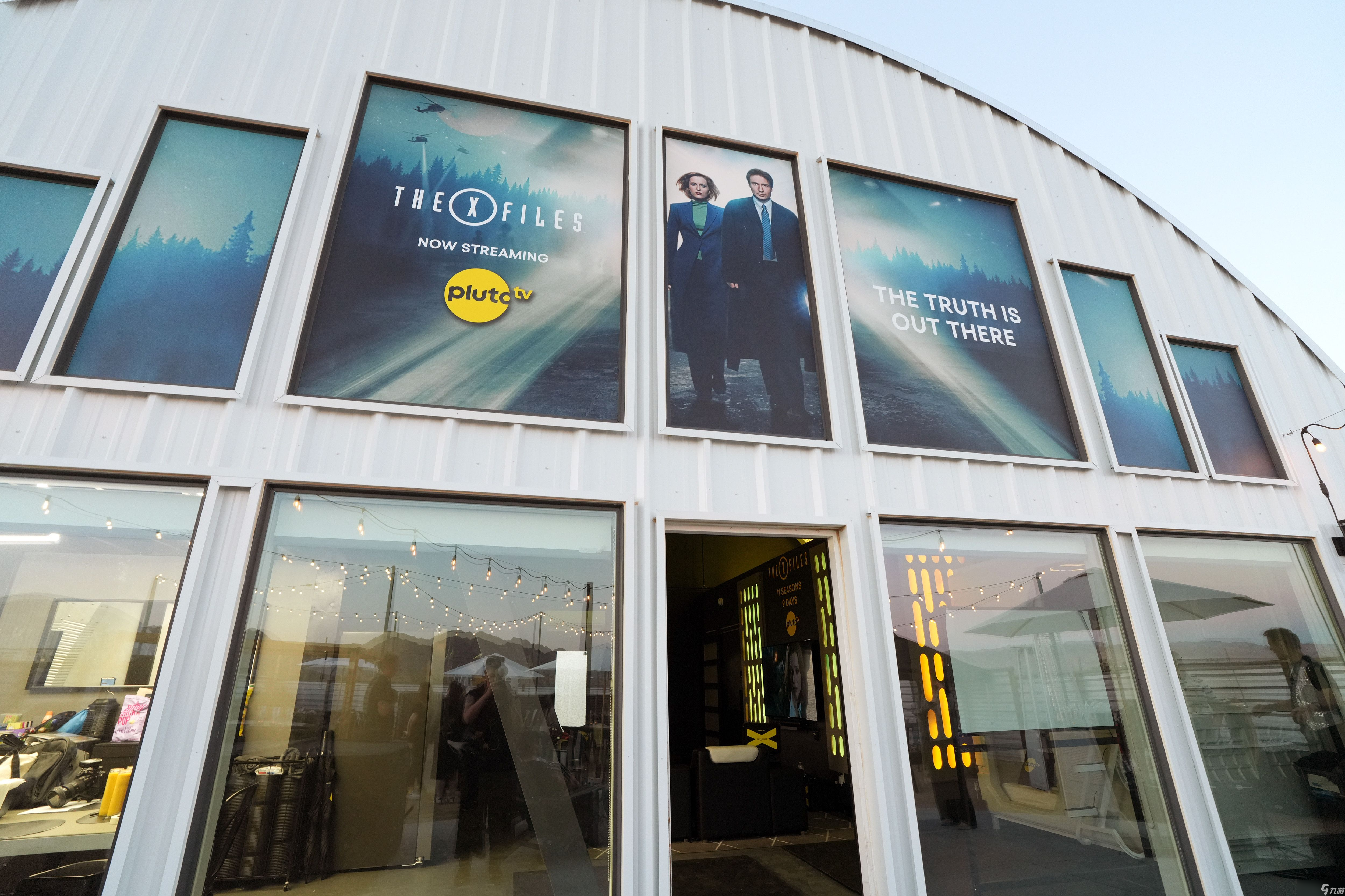 来看看这位在掩体里连看9天《X档案》马拉松的女性（她还有一个疯狂的Scully新理论）