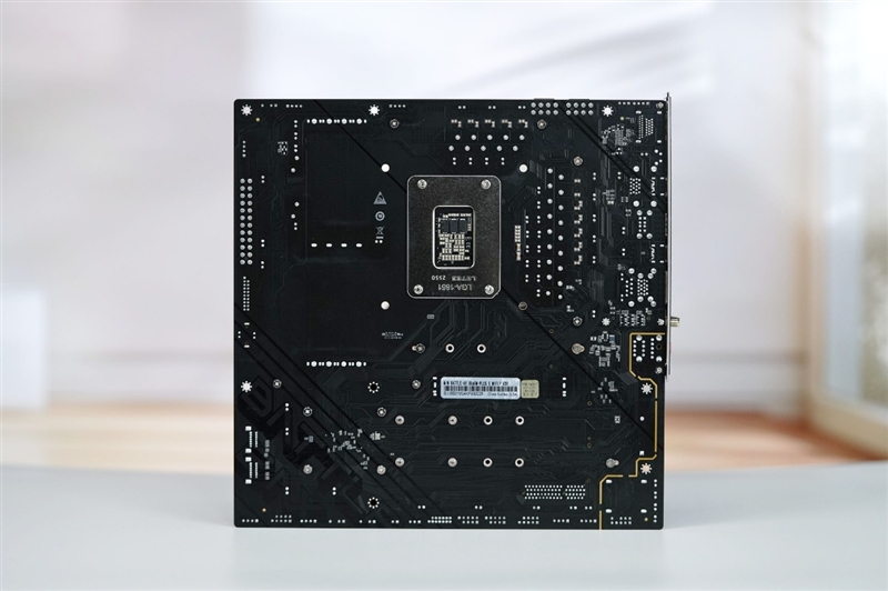 Wi-Fi 7 + 5G有线 九百元以下主板独一份！七彩虹战斧BATTLE-AX B860M-PLUS S WIFI7 V20超级黑刃评测