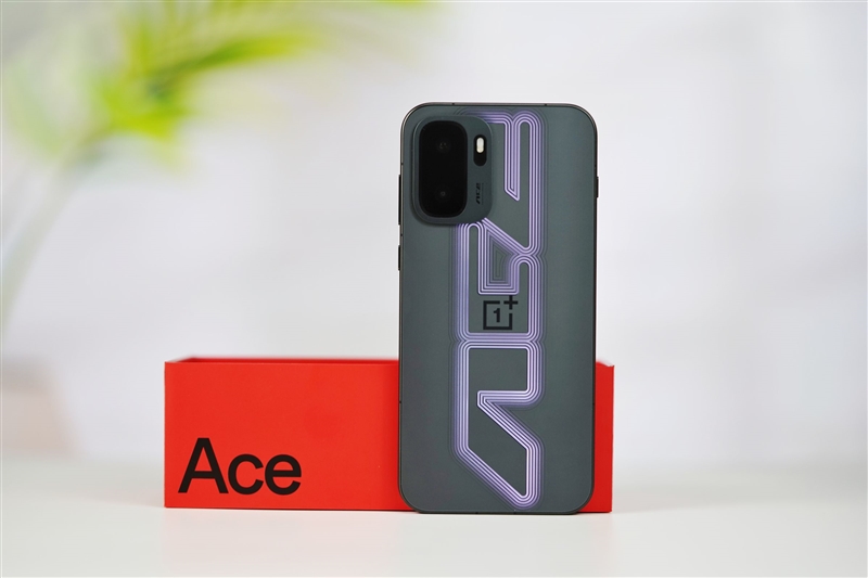 165帧满帧+双形态掌机！一加 Ace6 至尊版全面评测：一台真正懂FPS玩家的性能猛兽