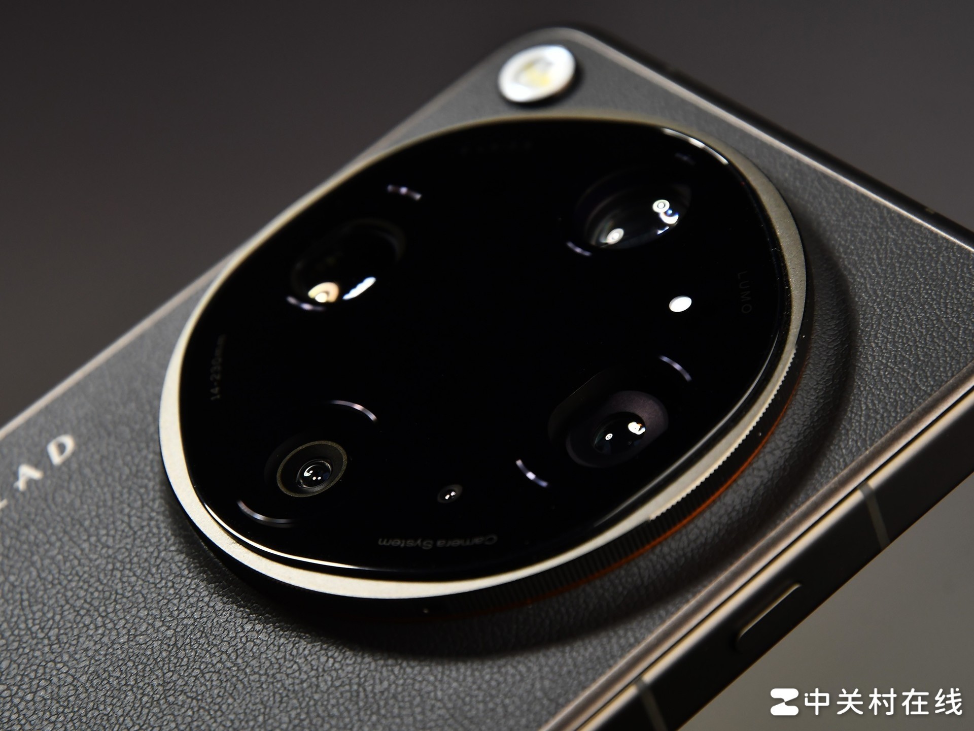OPPO Find X9 Ultra上手体验：口袋里的哈苏，到底有多能打？