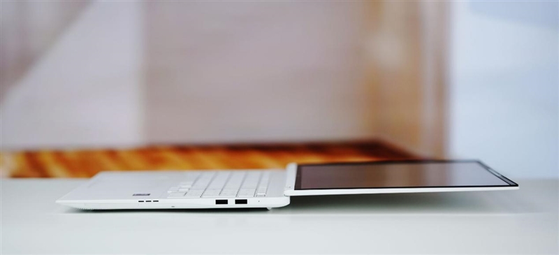 核显本竟敢卖到万元级别！荣耀MagicBook Pro16 2026全面评测：88W满血 + 92Wh续航，这可能是史上最强的核显本