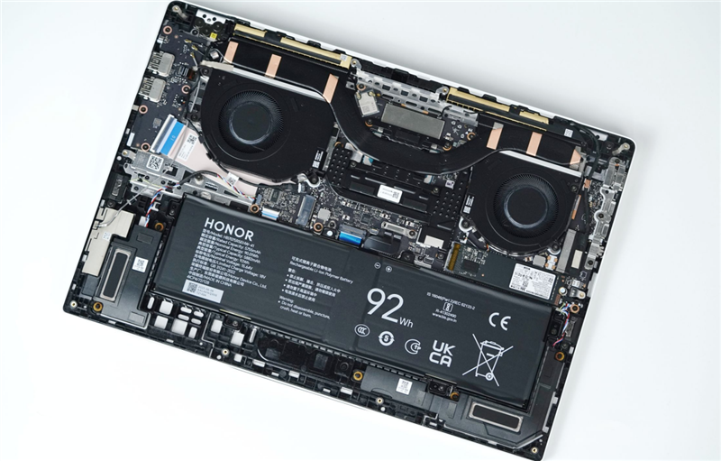 核显本竟敢卖到万元级别！荣耀MagicBook Pro16 2026全面评测：88W满血 + 92Wh续航，这可能是史上最强的核显本