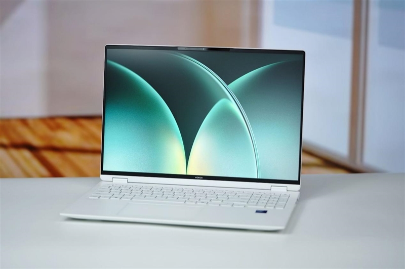 核显本竟敢卖到万元级别！荣耀MagicBook Pro16 2026全面评测：88W满血 + 92Wh续航，这可能是史上最强的核显本