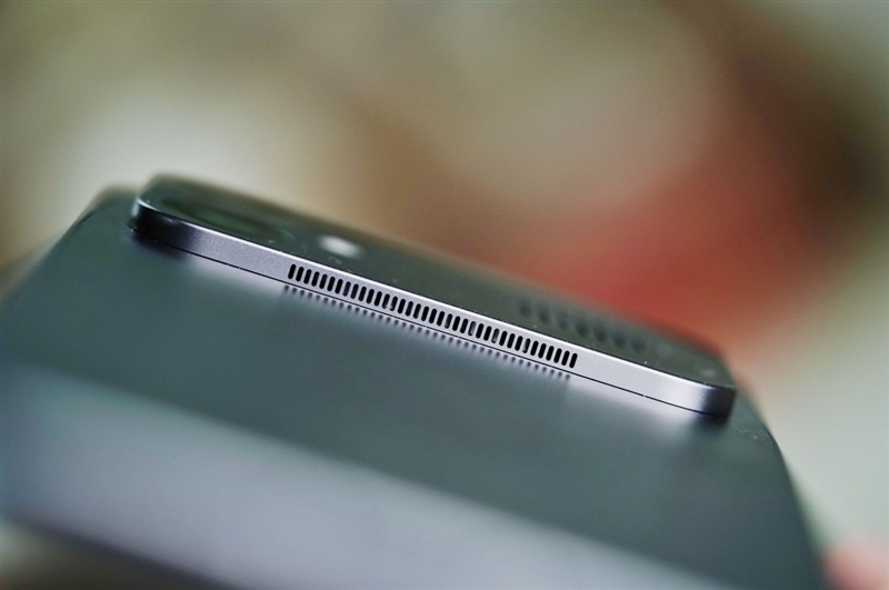 帧率超稳一条直线!REDMI K90 MAX手机评测:性能强悍 但不全是因为风扇