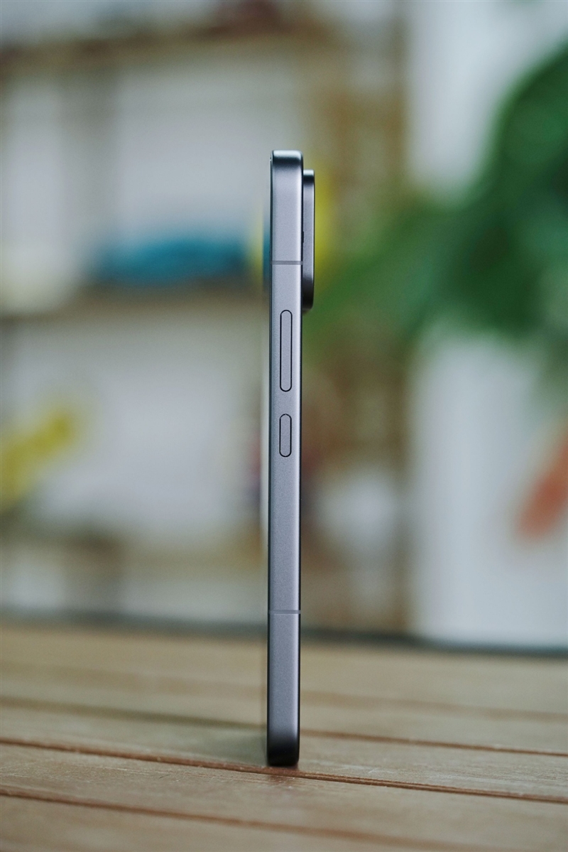 帧率超稳一条直线!REDMI K90 MAX手机评测:性能强悍 但不全是因为风扇