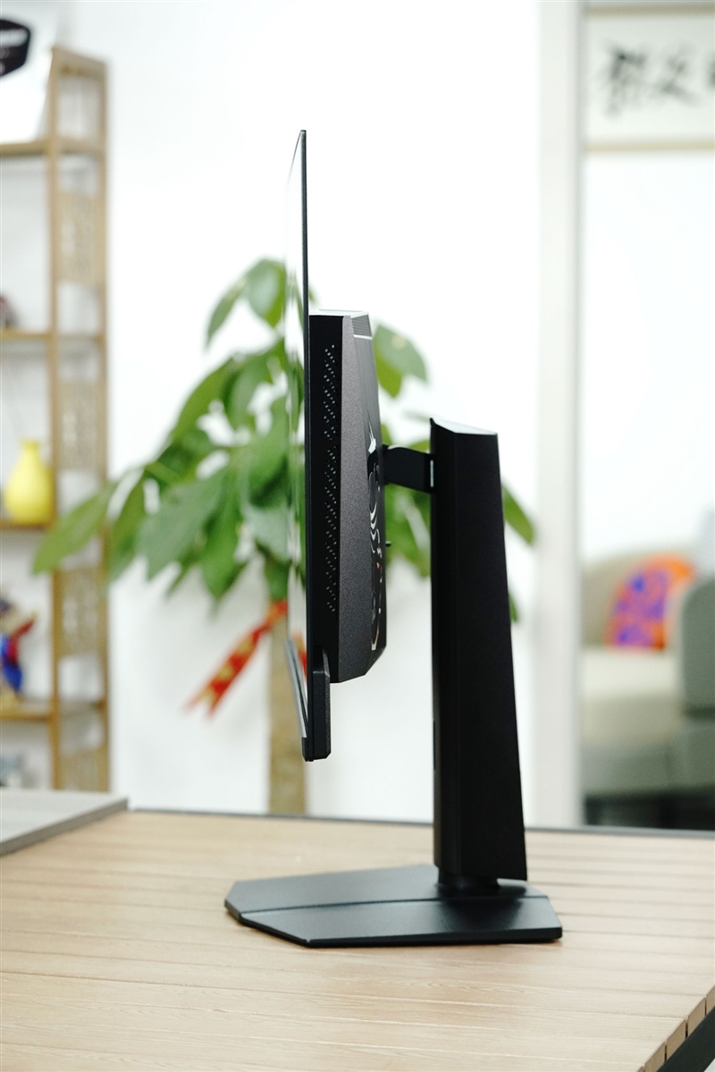 微星MPG 322UR QD-OLED X24显示器评测：1000nits峰值亮度 AI Care保护面板更长寿