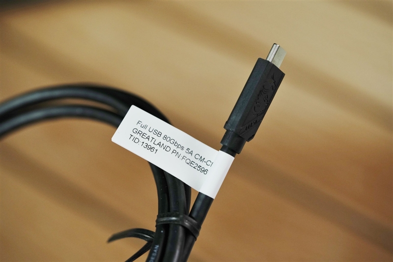 微星MPG 322UR QD-OLED X24显示器评测：1000nits峰值亮度 AI Care保护面板更长寿