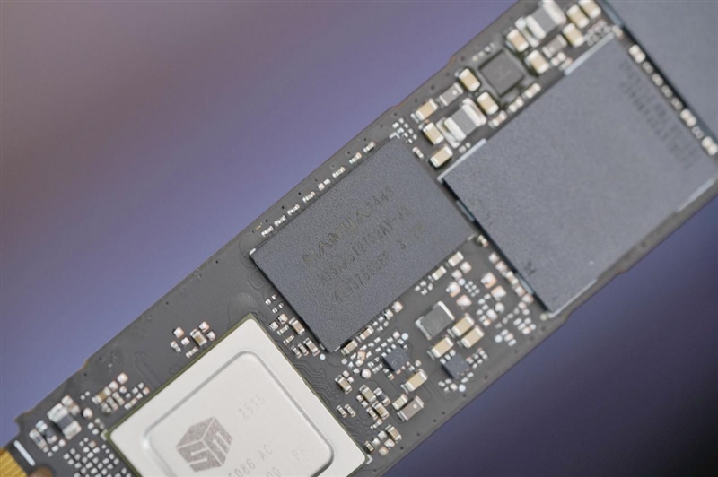 可能是综合性能最强的PCIe 5.0 SSD!铠侠EXCERIA PRO G2 2TB评测:AIDA64线性写入全程不掉速
