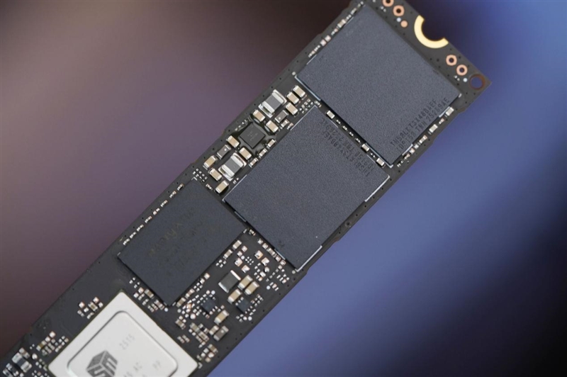 可能是综合性能最强的PCIe 5.0 SSD!铠侠EXCERIA PRO G2 2TB评测:AIDA64线性写入全程不掉速