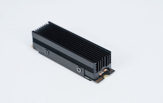 可能是综合性能最强的PCIe 5.0 SSD!铠侠EXCERIA PRO G2 2TB评测:AIDA64线性写入全程不掉速