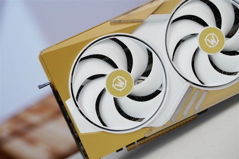 选择虚空还是圣光?微星RTX 5070魔兽世界至暗之夜联名显卡评测:设计精致性能强劲 陪你继续征战艾泽拉斯