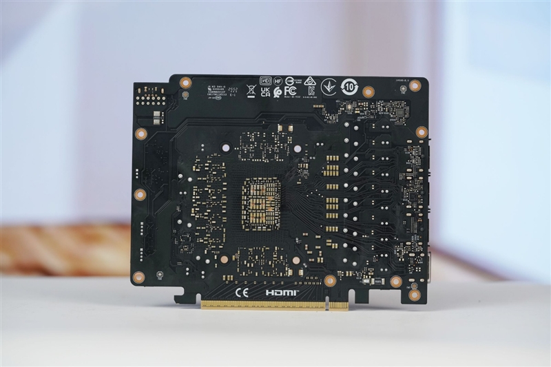 选择虚空还是圣光?微星RTX 5070魔兽世界至暗之夜联名显卡评测:设计精致性能强劲 陪你继续征战艾泽拉斯