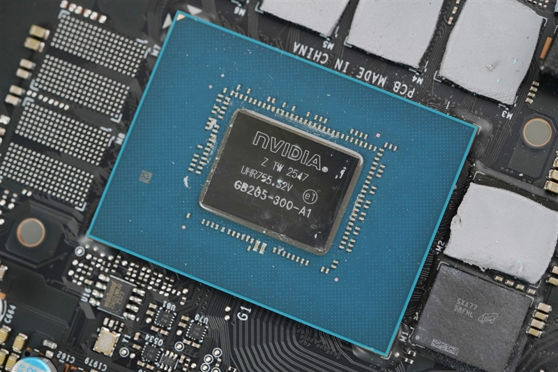 选择虚空还是圣光?微星RTX 5070魔兽世界至暗之夜联名显卡评测:设计精致性能强劲 陪你继续征战艾泽拉斯