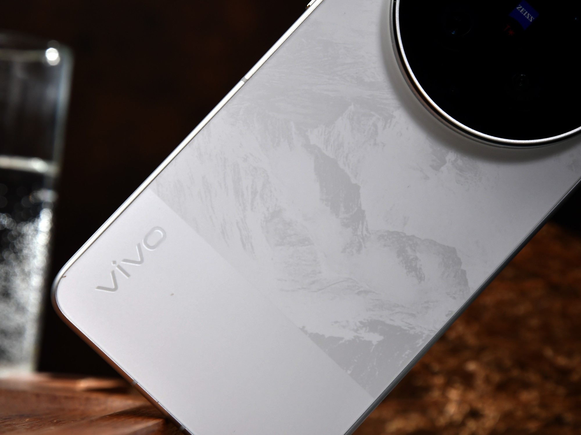 vivo X300 Ultra全面评测 手机里的“专业V单”究竟有多能打?