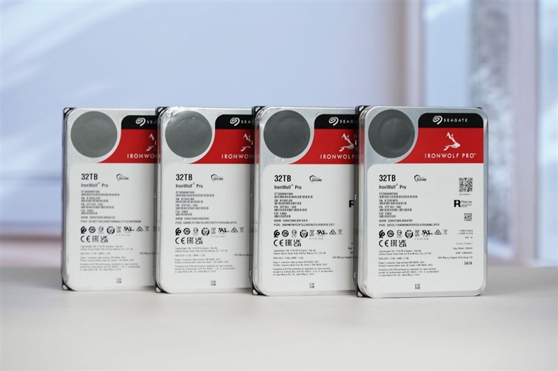 4盘RAID 0读写超1100MB/s!希捷酷狼Pro 32TB硬盘评测:百万文件快速完成备份